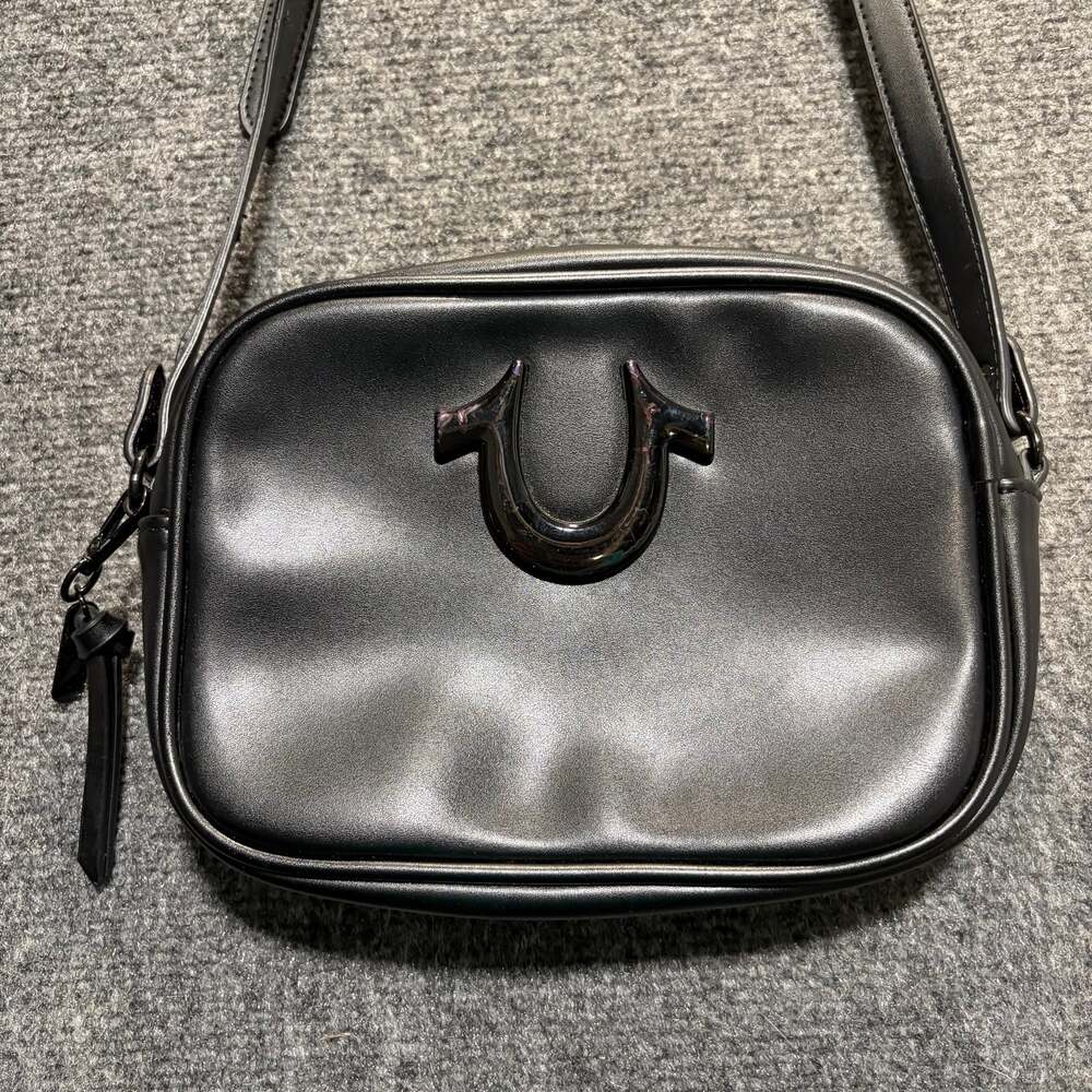 True Religion Black Leather Horseshoe Camera Crossbody Purse Adjustable Strap